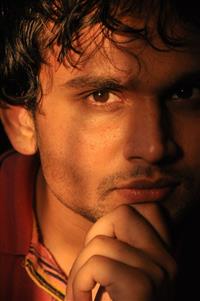 Portrait photo of the artist Sajjad Hassan